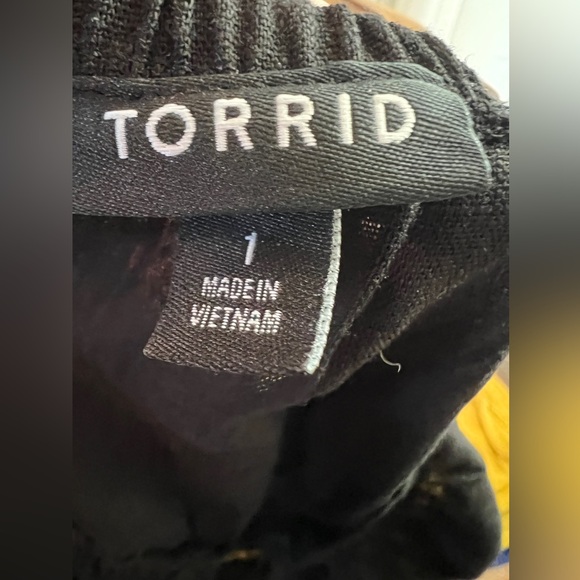 Torrid Black Off Shoulder Linen Smocked Waist Top Size 1X - Picture 6 of 8